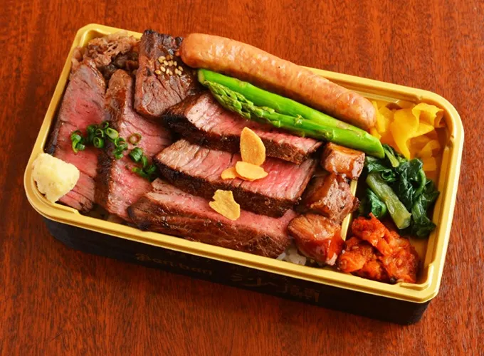 道産牛4種盛合せ弁当<br>旬のアスパラソテー添え
