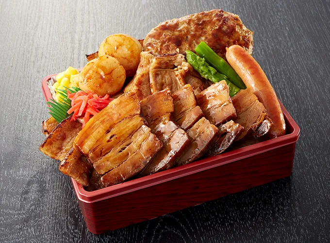 網焼き十勝豚・ハンバーグ・トロトロ角煮・道産貝柱のてんこ盛り豚丼
